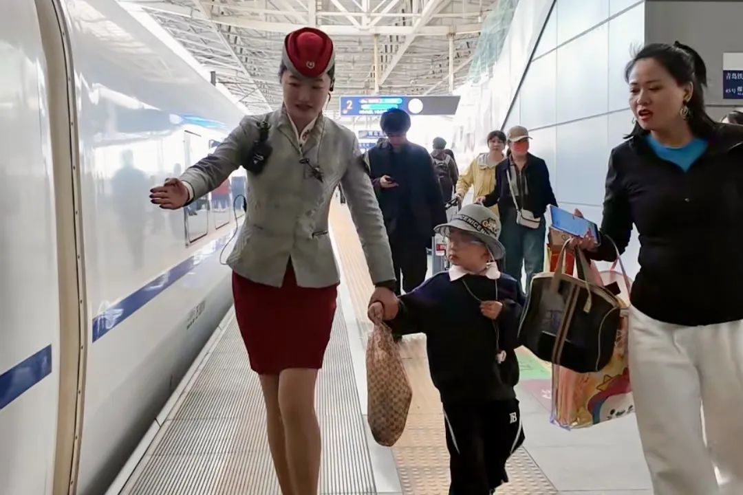 高鐵行李放置規(guī)范_出行提示_乘車安全注意事項(xiàng)