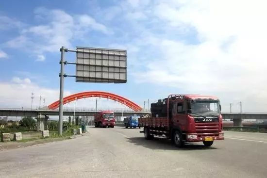 限行_國Ⅲ排放標(biāo)準(zhǔn)柴油載貨汽車限行_北京貨車限行措施