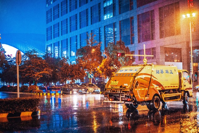 強降雨天氣安全出行_出行提示_暴雨預警信號