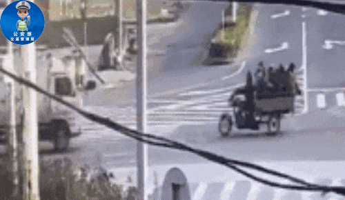 農(nóng)用車非法載人危害_農(nóng)用車貨運安全_出行提示