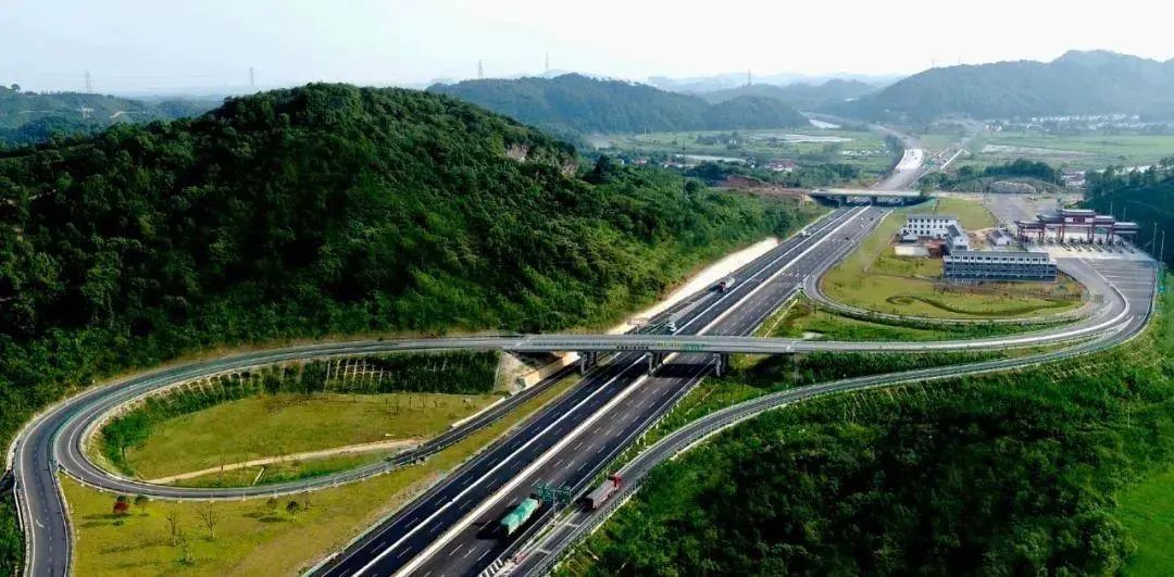 出行提示_2025年清明節(jié)高速免費(fèi)出行攻略_清明節(jié)期間高速公路車流量統(tǒng)計(jì)