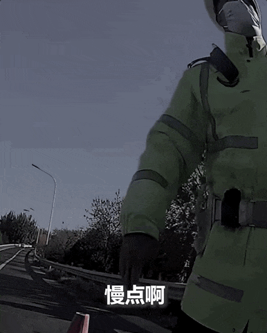 禁行_摩托車違反禁行規(guī)定_交警暖心放行