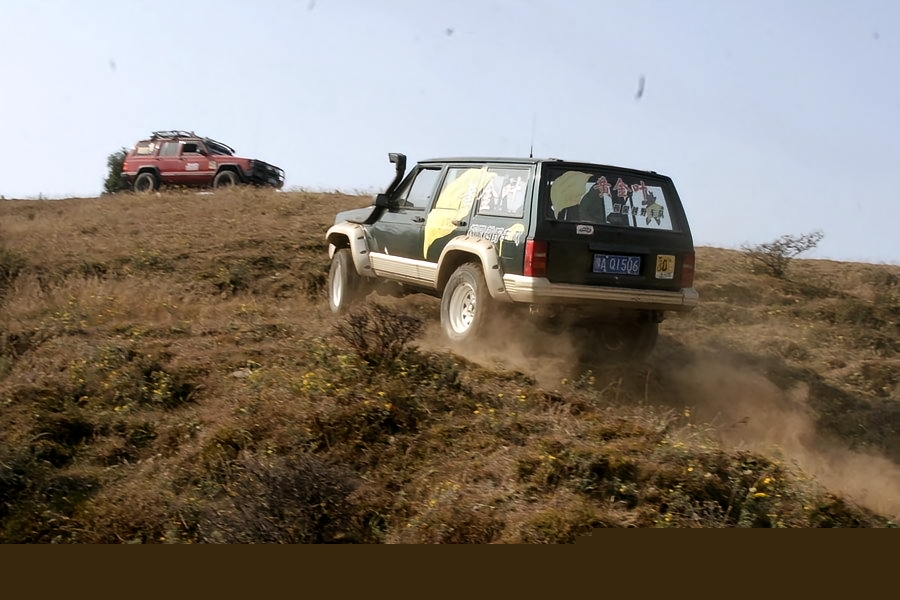 低速通過碎石路_路況_越野駕駛技巧